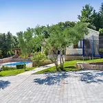 Ferienvilla Roko Mit Beheiztem Pool By Interhome ポセダリェ