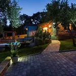 Ferienvilla Roko Mit Beheiztem Pool By Interhome 別荘 ポセダリェ