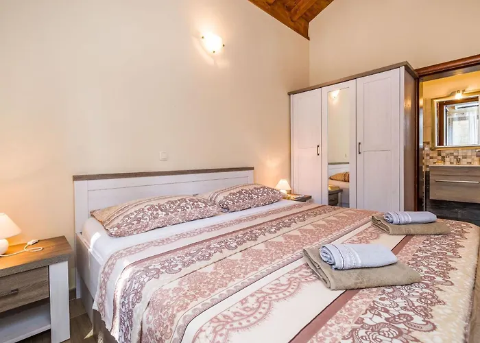 Holiday home Ferienvilla Roko Mit Beheiztem Pool By Interhome