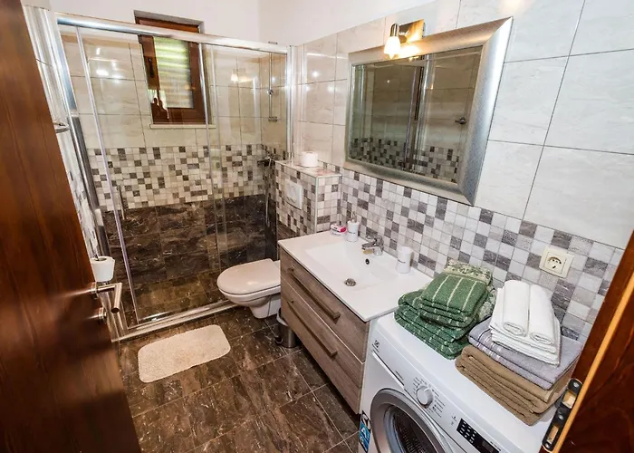 Ferienvilla Roko Mit Beheiztem Pool By Interhome *