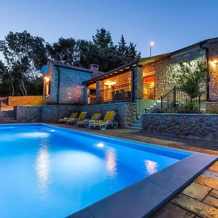 Ferienvilla Roko Mit Beheiztem Pool By Interhome *