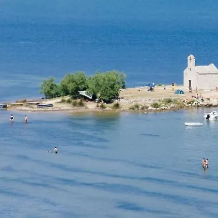 Casa vacanze Ferienvilla Roko Mit Beheiztem Pool By Interhome Posedarje