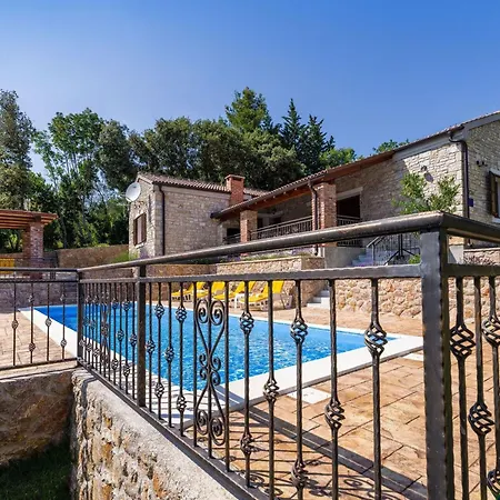 Ferienvilla Roko Mit Beheiztem Pool By Interhome Posedarje