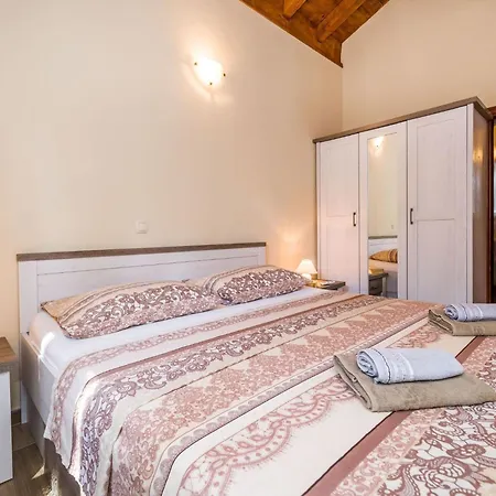 Casa vacanze Ferienvilla Roko Mit Beheiztem Pool By Interhome