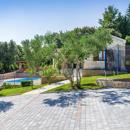 Ferienvilla Roko Mit Beheiztem Pool By Interhome Posedarje