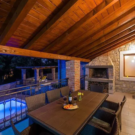 Ferienvilla Roko Mit Beheiztem Pool By Interhome * Posedarje