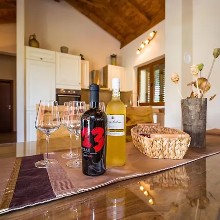 Ferienvilla Roko Mit Beheiztem Pool By Interhome Casa vacanze