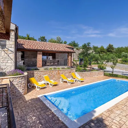 Ferienvilla Roko Mit Beheiztem Pool By Interhome Casa vacanze
