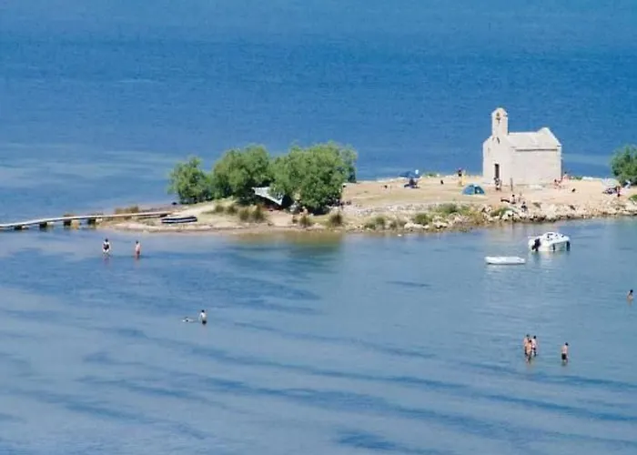 Ferienhaus Ferienvilla Roko Mit Beheiztem Pool By Interhome Posedarje