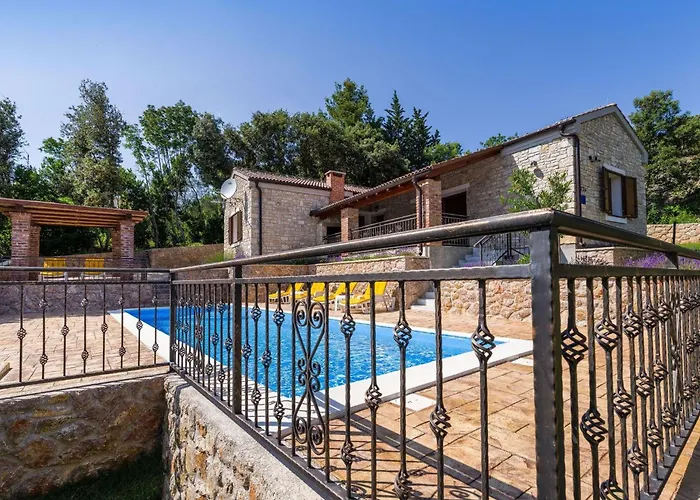 Ferienvilla Roko Mit Beheiztem Pool By Interhome Posedarje