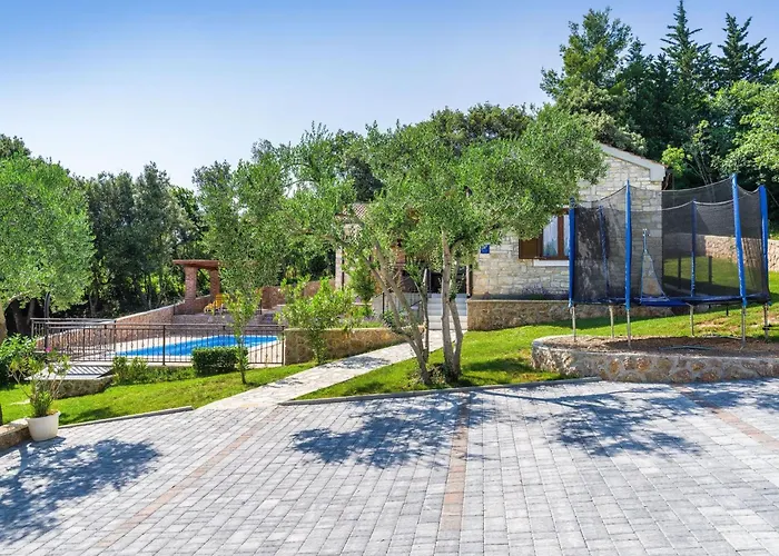 Ferienvilla Roko Mit Beheiztem Pool By Interhome Posedarje