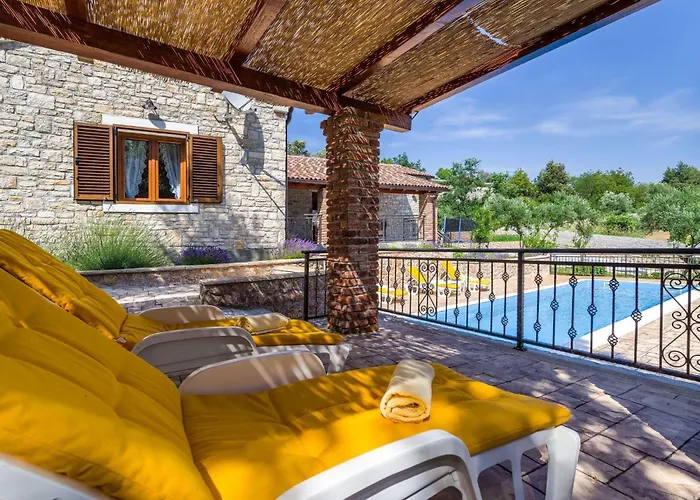 Ferienvilla Roko Mit Beheiztem Pool By Interhome * Posedarje