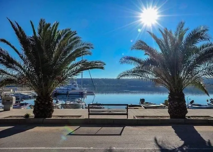 Ferienhaus Ferienvilla Roko Mit Beheiztem Pool By Interhome *