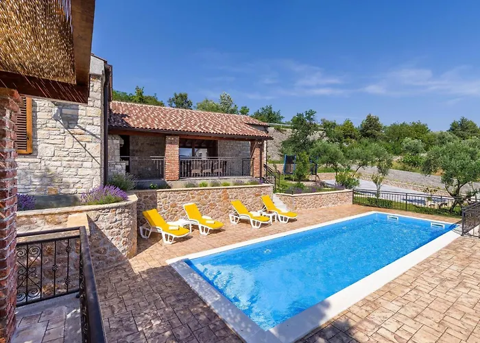 Ferienvilla Roko Mit Beheiztem Pool By Interhome Дом отдыха