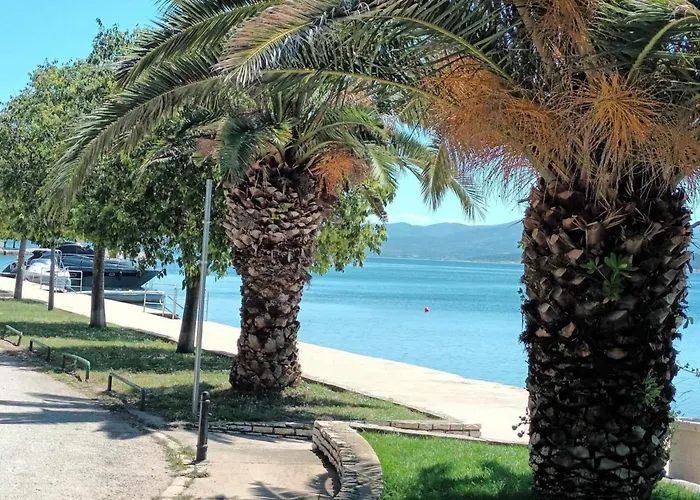 Ferienvilla Roko Mit Beheiztem Pool By Interhome *